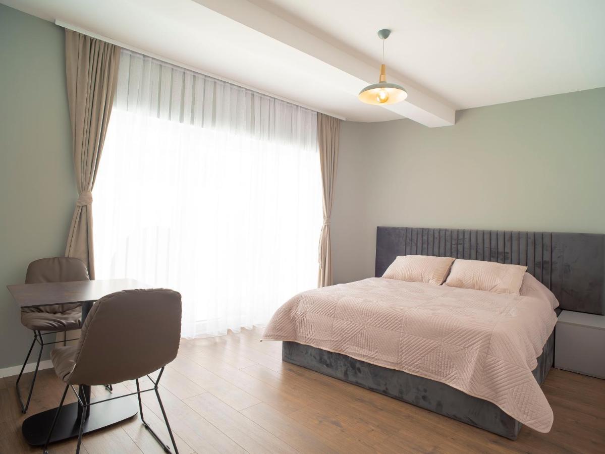 Lux Apartments Pristina Exteriör bild