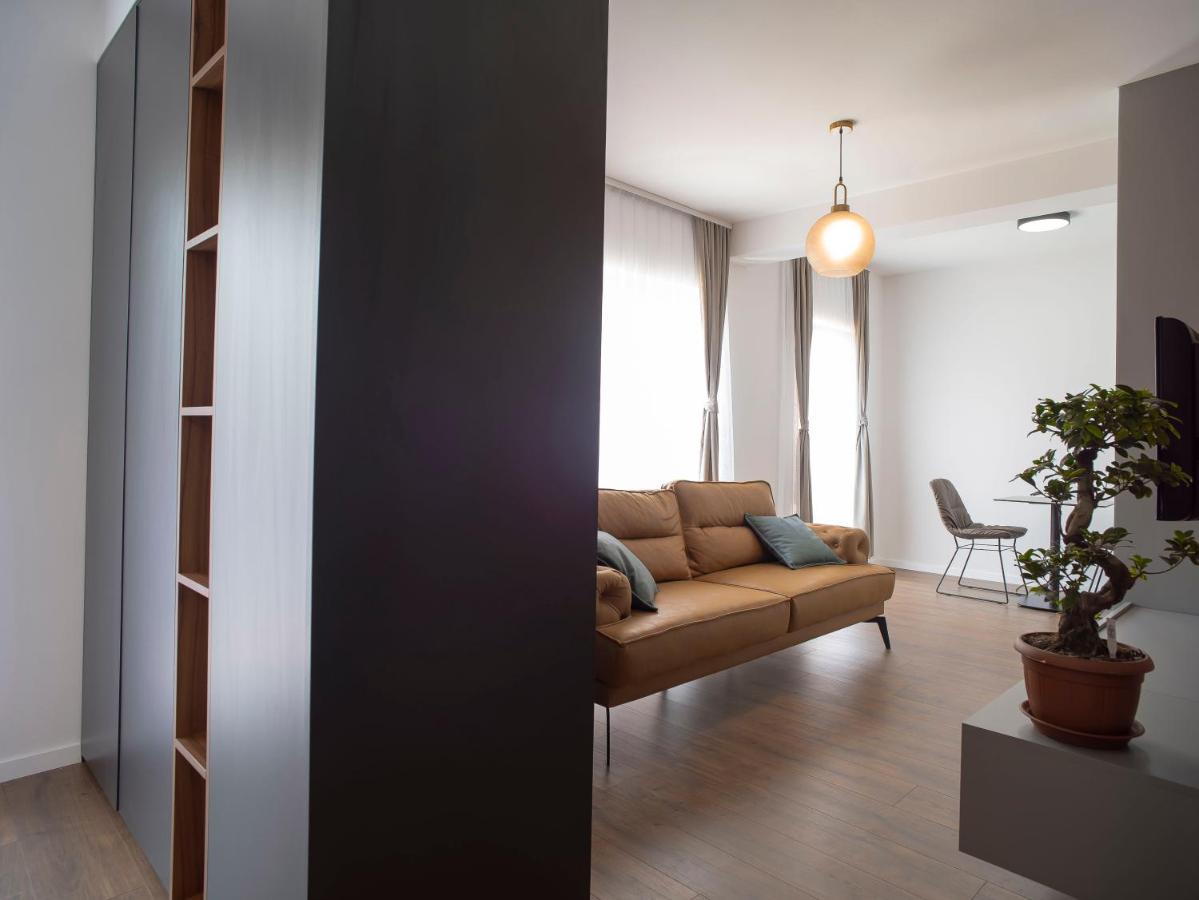 Lux Apartments Pristina Exteriör bild