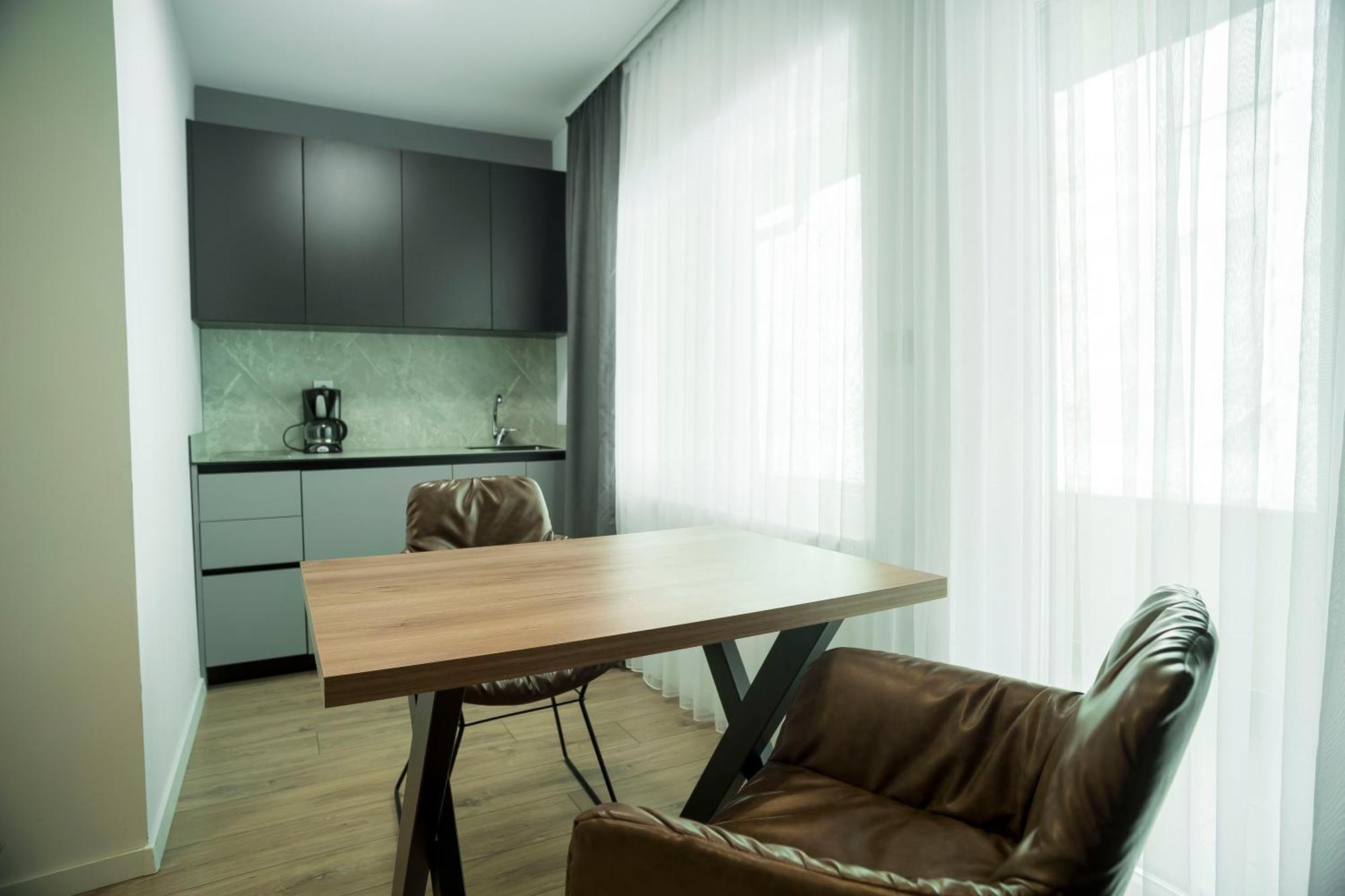 Lux Apartments Pristina Exteriör bild